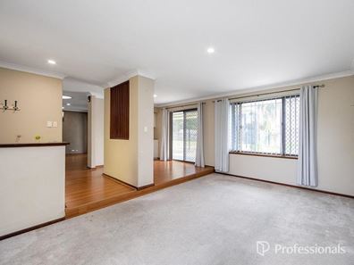 34 Greenway Avenue, Thornlie WA 6108