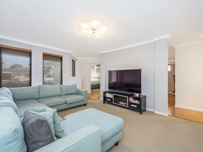 12 Holcombe Road, Warnbro WA 6169