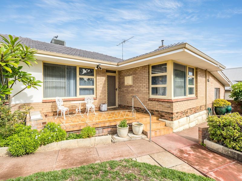 13 Hornsby Street, Melville WA 6156