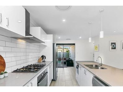 20 Amadeus Way, Success WA 6164