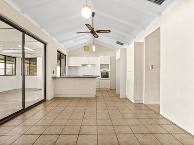 33 Ainslie Court, Kardinya WA 6163