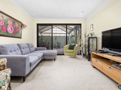 35 Bramley Way, Bibra Lake WA 6163