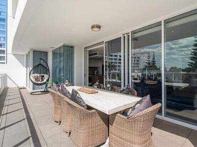 305/5 Marco Polo Drive, Mandurah WA 6210