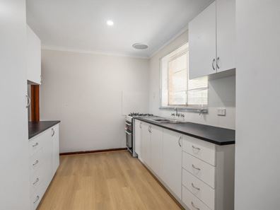 7 Kiwa Place, Cooloongup WA 6168