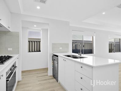27 Paperbark Road, Sinagra WA 6065