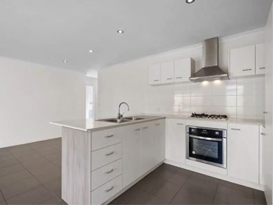 2/37 Maiden Way, Baldivis WA 6171