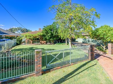 92 Riverside Drive, South Guildford WA 6055