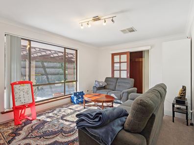 20 Dartford Crescent, Marangaroo WA 6064