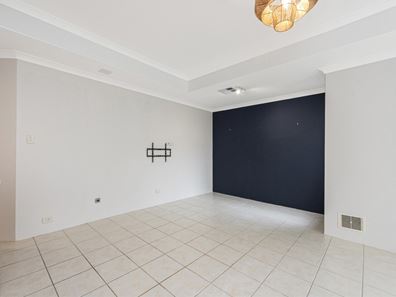 4/10 Davey Street, Mandurah WA 6210