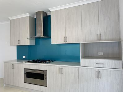 12 Lomatia Ramble, Halls Head WA 6210