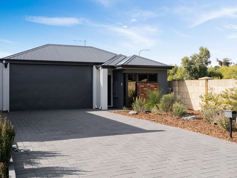 20 Churchill Chase, Hilbert