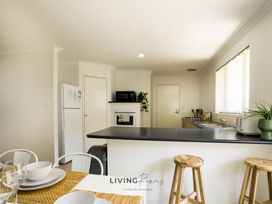 Room/6  20 Cleopatra Circuit, Bertram WA 6167