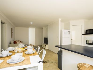 Room/6  20 Cleopatra Circuit, Bertram WA 6167