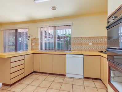 19 Bebington Court, Wilson WA 6107
