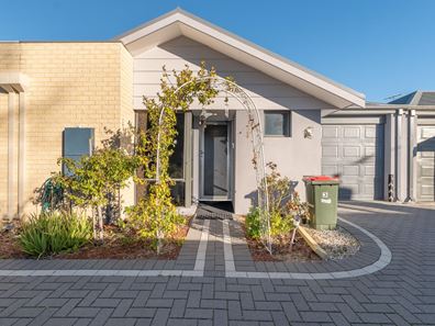 3/4 Balfour Road, Swan View WA 6056