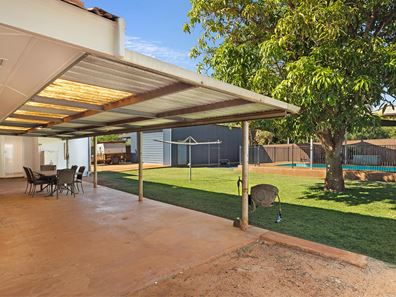 10 Ashburton Crescent, Dampier WA 6713