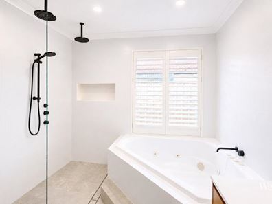 1 Limerick Crescent, Darch WA 6065