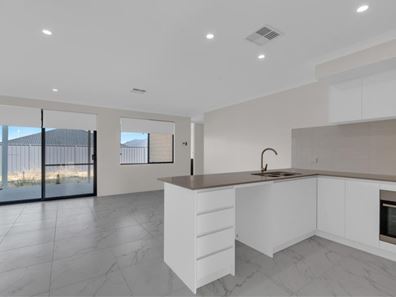 3 Hibiscus Street, Hammond Park WA 6164
