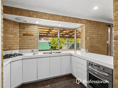 18 Williamson Lane, Stratton WA 6056