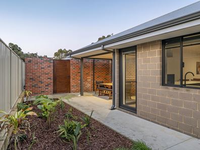 12 Quaker Road, Dunsborough WA 6281