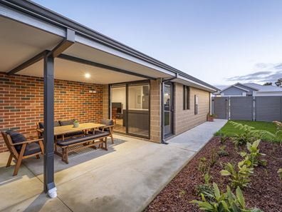 12 Quaker Road, Dunsborough WA 6281