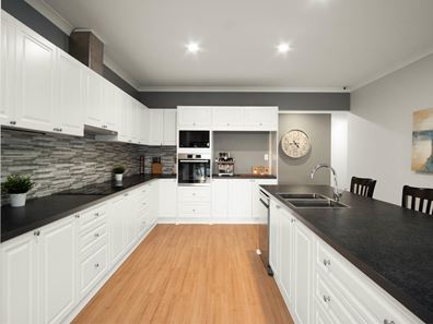 2 Fulmar Way, Seville Grove WA 6112