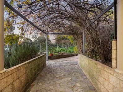 583 Lyon Road, Wandi WA 6167