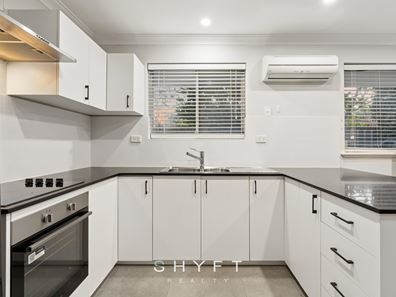 4 Farman  Place, Hamersley WA 6022