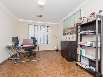12 Stockholm Rd, Wanneroo WA 6065