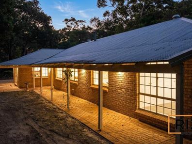 8 Sublime Glade, Carramar WA 6031