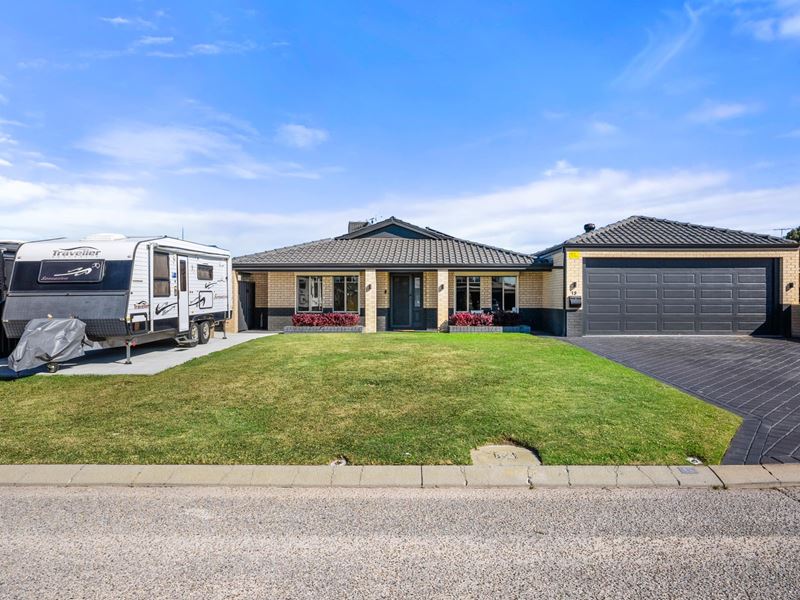 13 Broadbeach Place, Waikiki WA 6169
