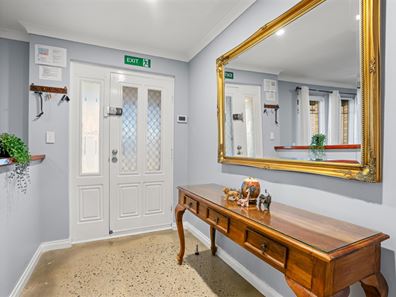 13 Broadbeach Place, Waikiki WA 6169