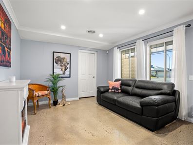 13 Broadbeach Place, Waikiki WA 6169