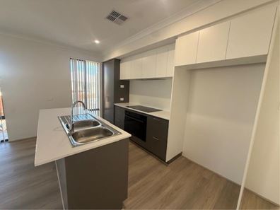 9 Flax Lily St, Piara Waters WA 6112