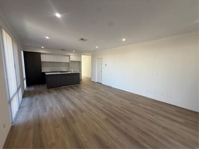 9 Flax Lily St, Piara Waters WA 6112