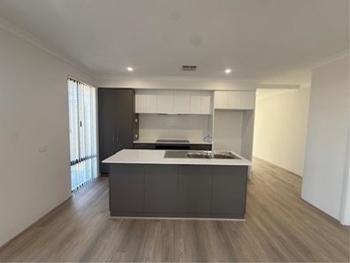 9 Flax Lily St, Piara Waters WA 6112