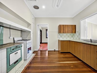 24 Powis Street, Glendalough WA 6016