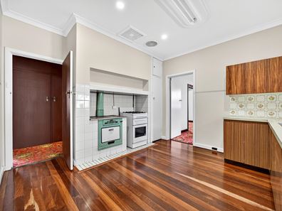 24 Powis Street, Glendalough WA 6016