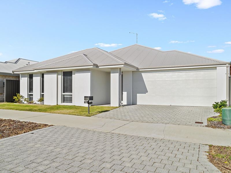 8 Nebo Way, Lakelands