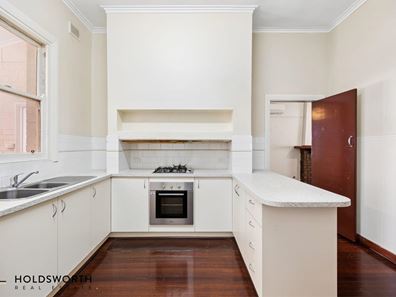 12 Holmfirth Street, Menora WA 6050