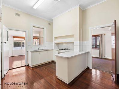 12 Holmfirth Street, Menora WA 6050