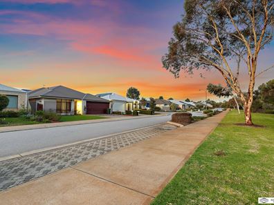 87 Litchfield Circle, Wandi WA 6167