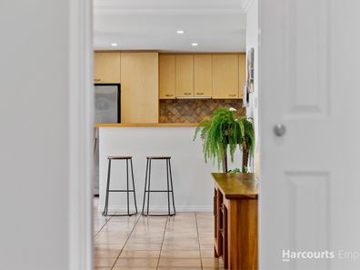 2/105-107 Manning Street, Scarborough WA 6019
