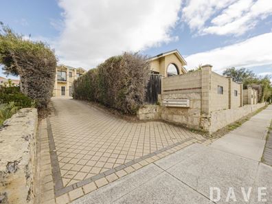 2/439 Karrinyup Road, Innaloo WA 6018