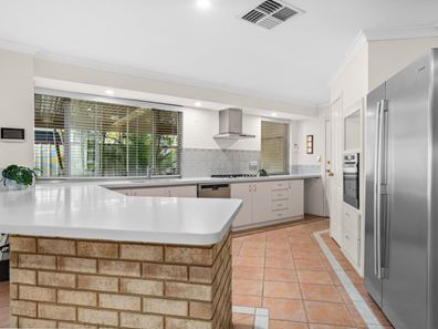 16 Russelia Street, Canning Vale WA 6155