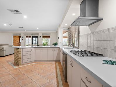 16 Russelia Street, Canning Vale WA 6155