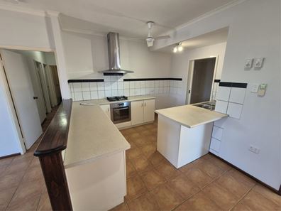 9 Comrie Court, Baynton WA 6714