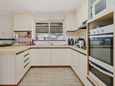 38 Nyabing Way, Withers WA 6230