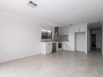 75B Alverstone Boulevard, Lakelands WA 6180