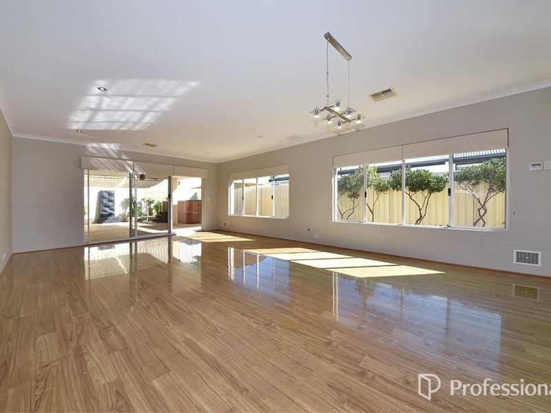 75 Regency Avenue, Madeley WA 6065